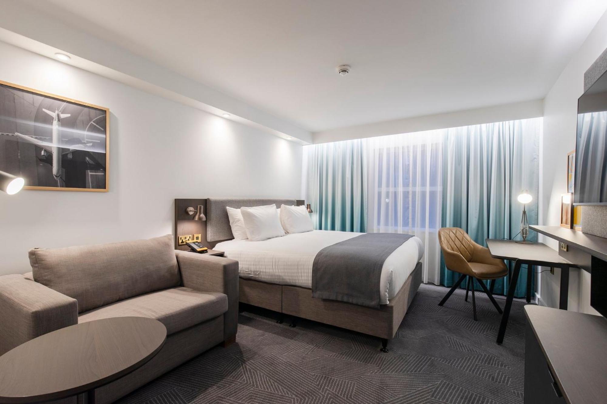 Premium Super King Room with Single Sofa Bed