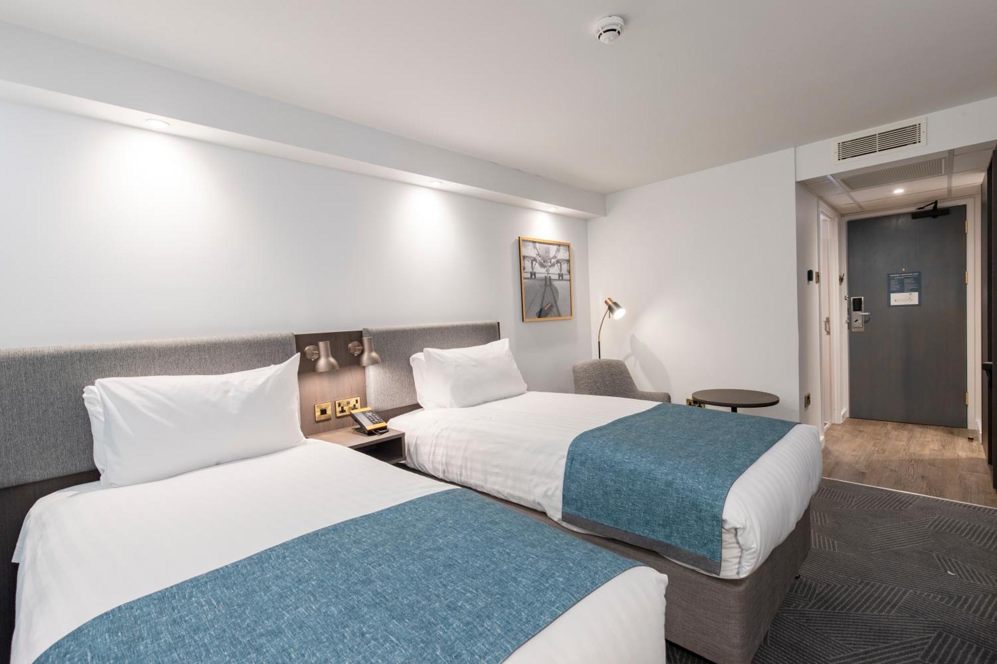Premium Twin Room,1632204884:JPEG