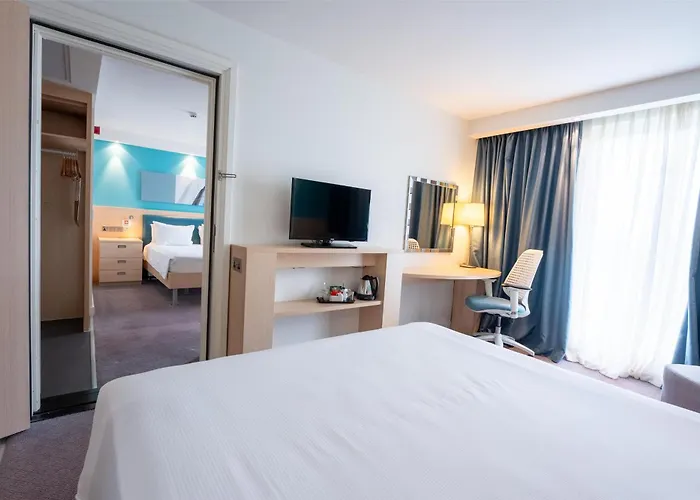 Hampton By Hilton Bristol AirportAirport Hotel